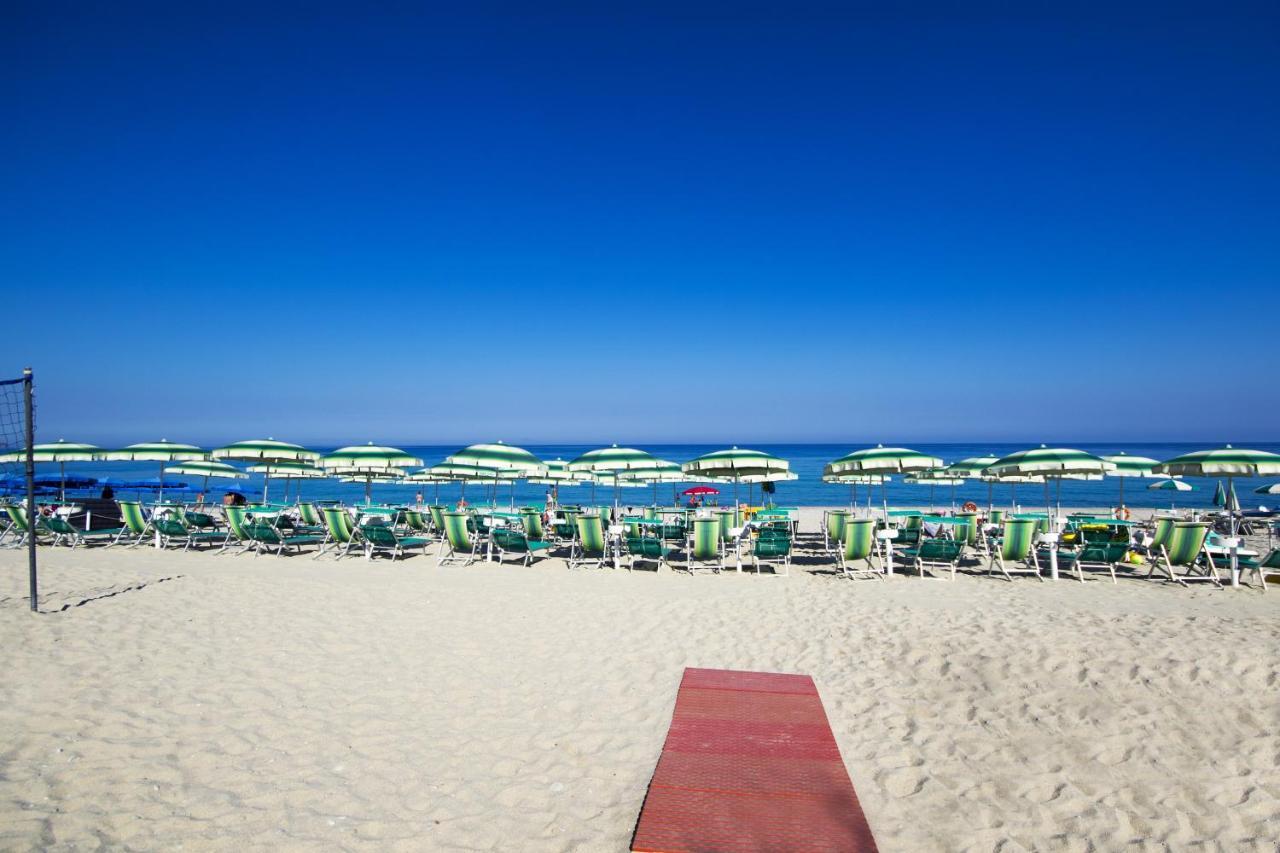Park Oasi Resort Zambrone Exterior photo